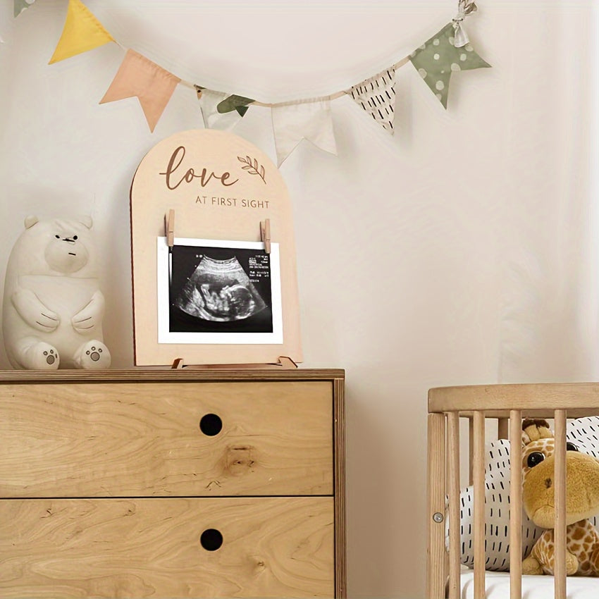 Introducing the 1pc Creative Wooden Ultrasonic Photo Frame with Double-sided Logo, perfect for your Pregnancy Announcement Sign. This unique Ultrasonic Photo Frame also makes a thoughtful Pregnancy Gift for New Mothers and adds a touch of charm to any