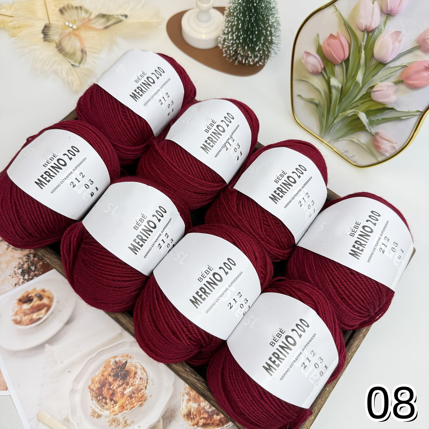 8 balls/400g hand-knitted Merino wool yarn, 75% Merino wool, 25% nylon. Skin-friendly, soft, ideal for knitting sweaters, hats, scarves, socks, blankets, shawls, etc.