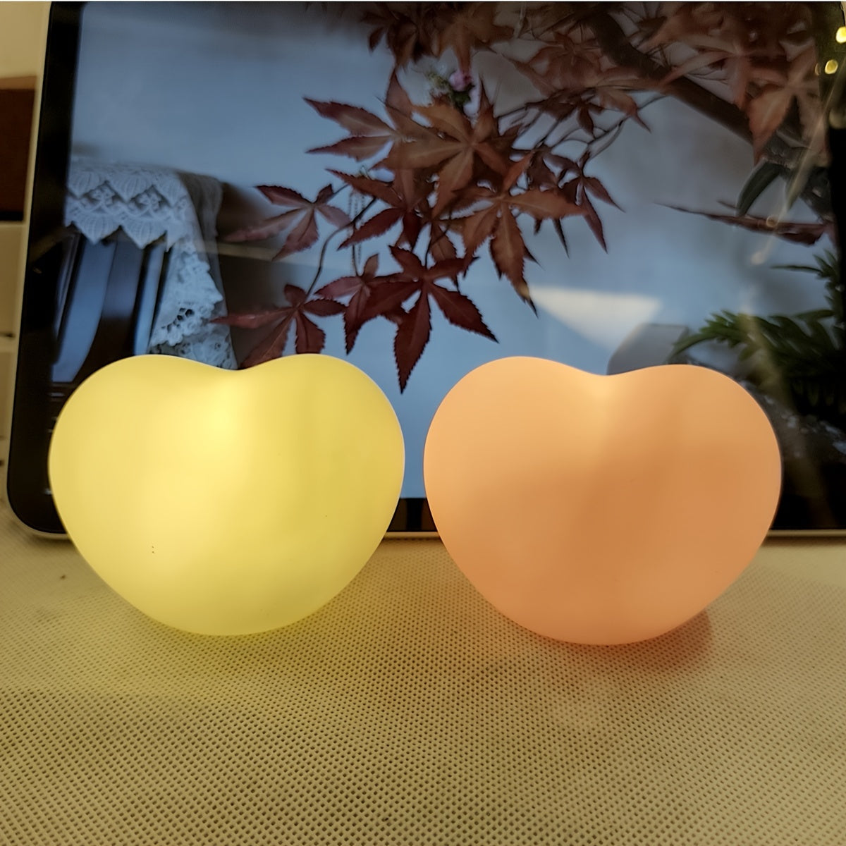 LED Love-Shaped Light, Ideal for Christmas and Holiday Décor, Perfect Gift for Couples and Friends, Portable and Compact Design, Great for Family Parties and Bedroom Lighting, Battery-Powered, Makes Small Gifts