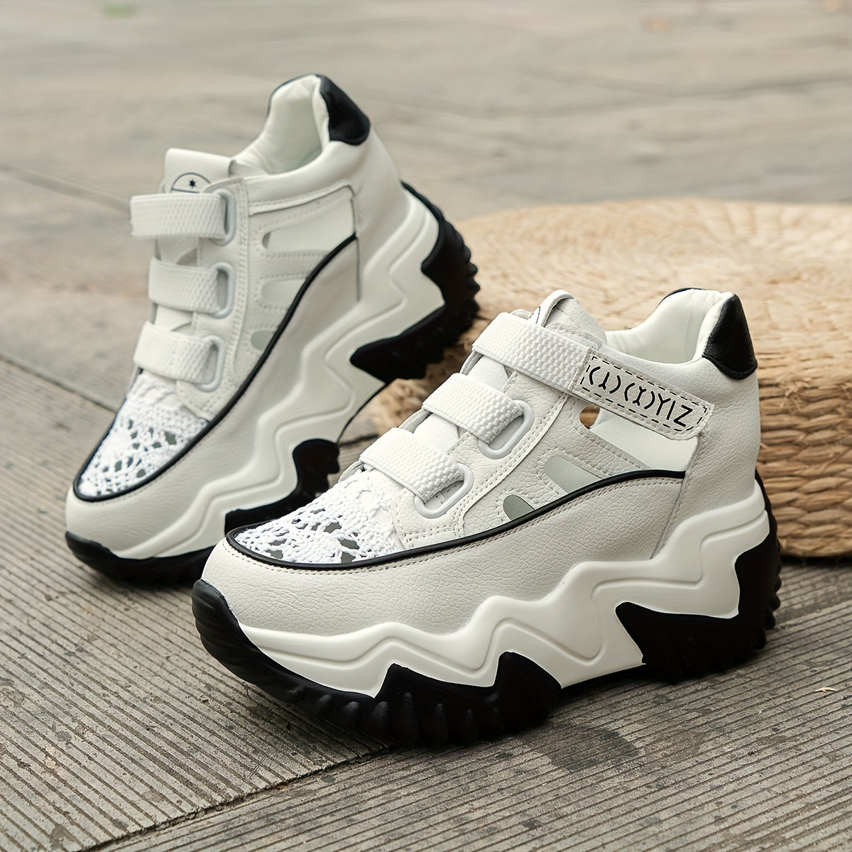 AOGULA Women's Sneakers from Summer 2023 Collection: Casual thick-sole shoes with hidden height increase, versatile and comfortable faux cover.