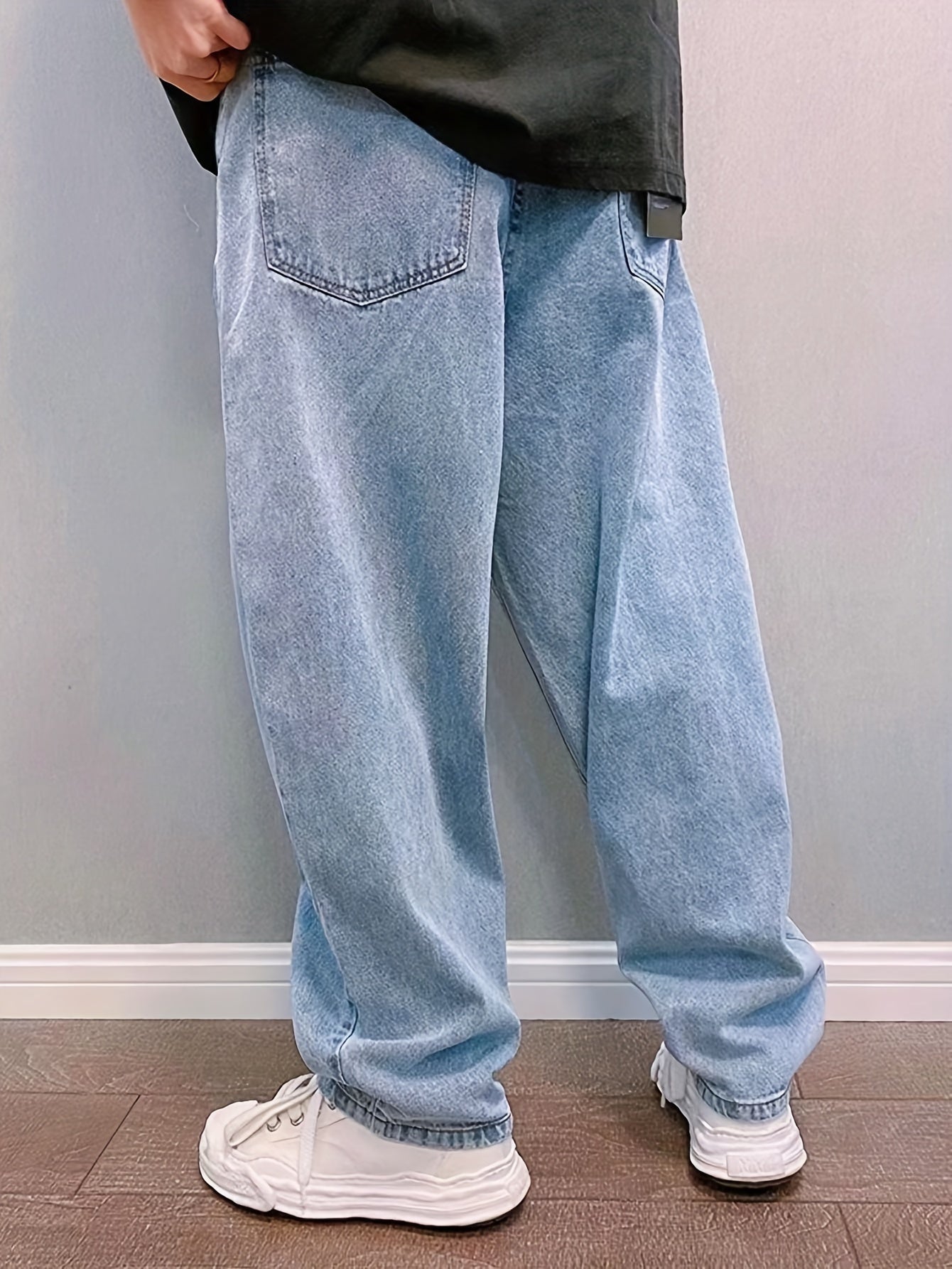 Spring and Summer 2024 Men's Light Blue Washed Denim Pants, Loose-Fitting Casual Street Style Jeans.