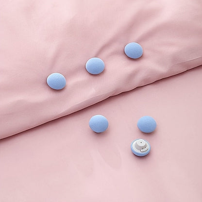 5 pieces of pink non-slip bed sheet clips that are reusable and detachable, providing secure and comfortable sleeping. These anti-run fasteners are meant for hand wash only.