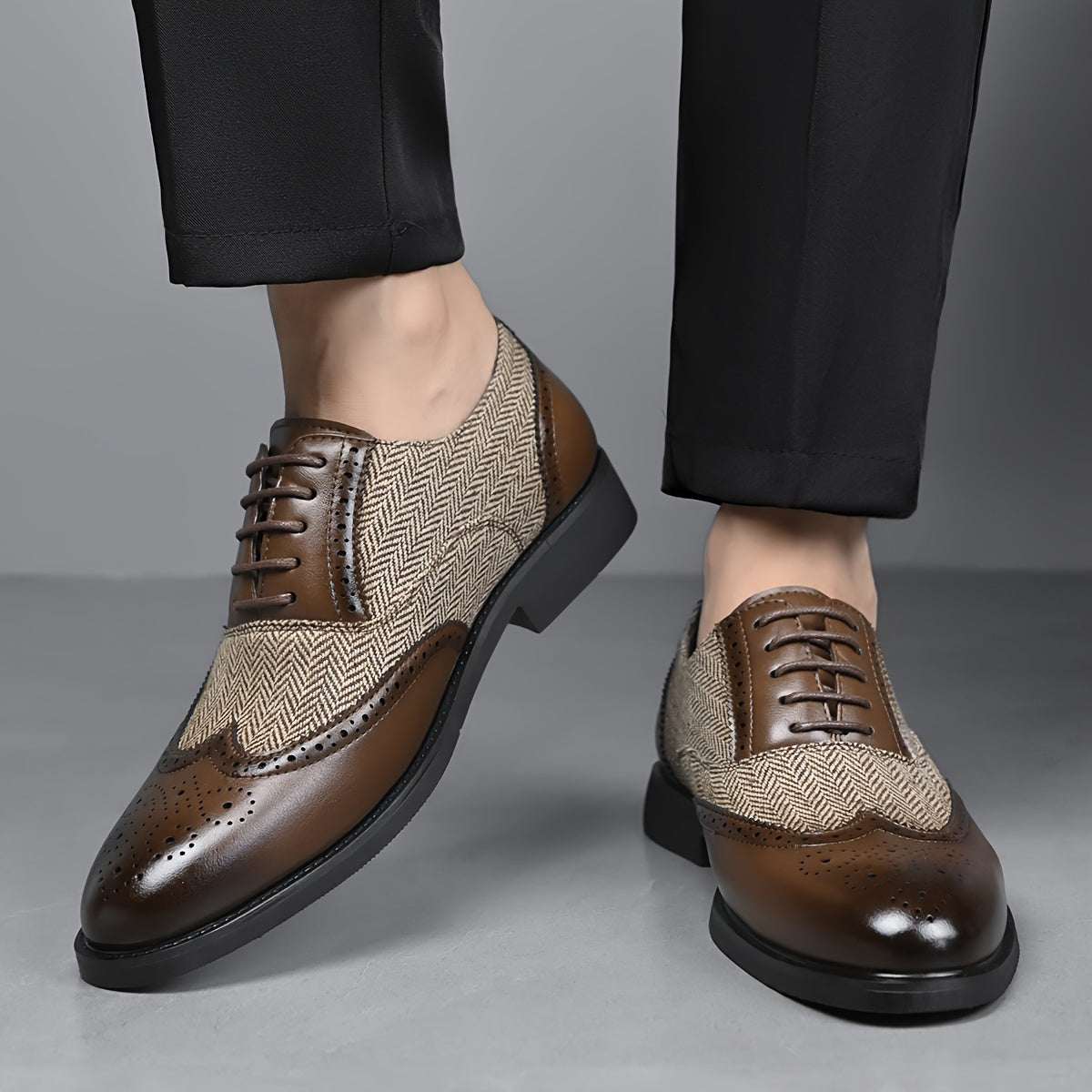 Casual brogue Oxfords with wingtip design, PU upper, rubber sole. Suitable for daily wear, parties, and street style. Classic lace-up closure.