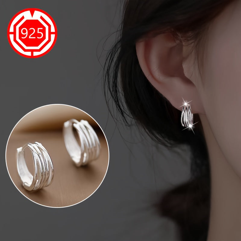 925 Silver Hypoallergenic Earrings are a stylish pair of linear earrings designed with a simple, yet unique crisscross woven ear decoration. These earrings are perfect for gifting to couples, best friends, or as a daily gift for any occasion including