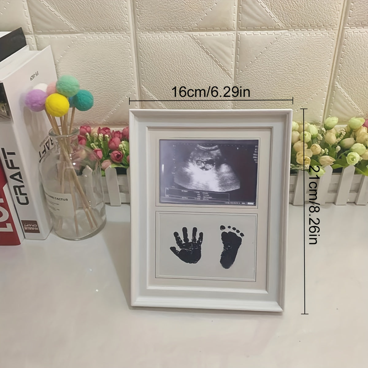 O'z xotirangizni yarating Keepsake Qo'l va Oyoq Izlari Ramkasi bilan - Sizning bolangizning birinchi lahzalarini saqlovchi oddiy DIY PVC foto albomi va mukammal fotosurat propsi sifatida xizmat qiladi.