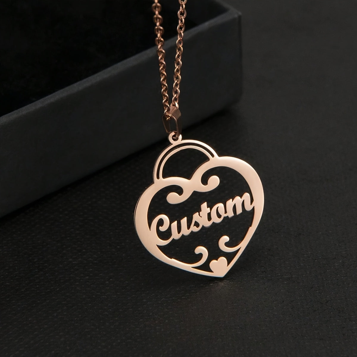 Customize your look with this elegant Boho style heart pendant necklace, plated in 18K gold. Made from high-quality 304 stainless steel, personalize it with your English name. Perfect for daily wear or as a gift, this necklace is ideal for family and