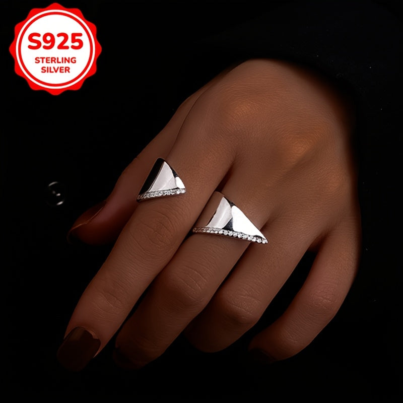 Chic S925 Silver Women's Ring adorned with Irregular Geometric Synthetic Zirconia Inlay, weighing 5g/0.176oz.