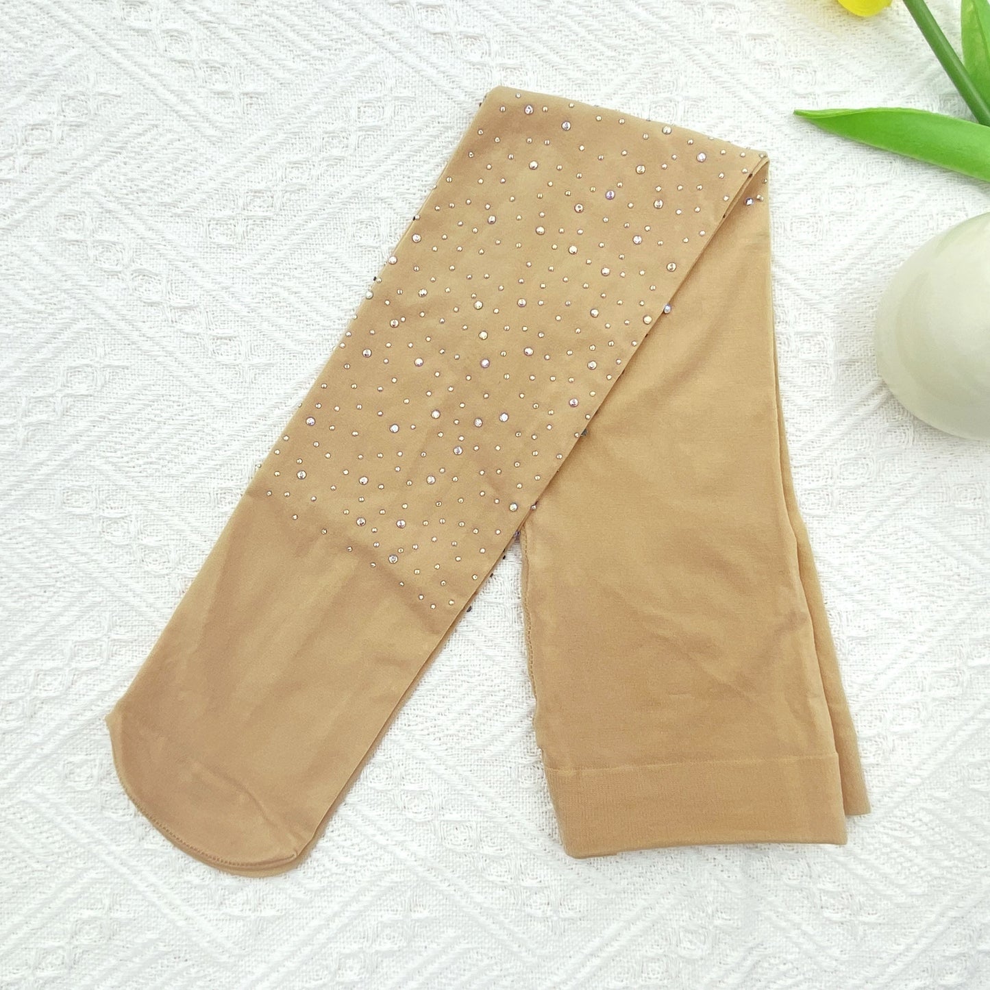 Girls diamond decorated tights for dancing, perfect for spring/summer. Made of 93% Polyamide, 7% Spandex. Hand wash only. Ideal gift for girls.