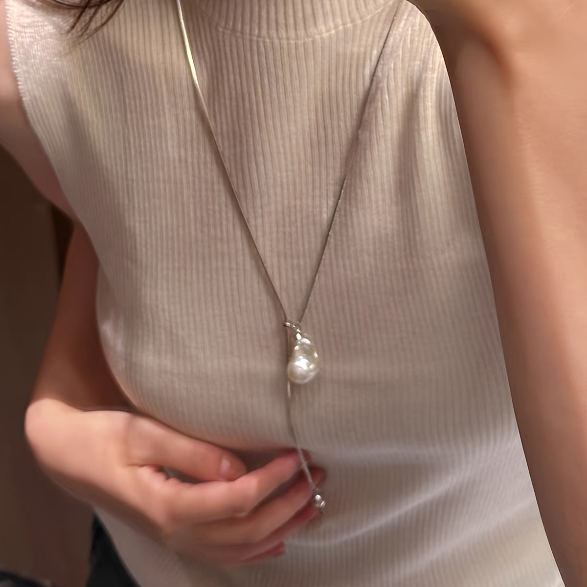 Stylish Y-Necklace with Baroque Freshwater Pearl Pendant, Adjustable Slider, French-Inspired Design, Perfect for Holiday Celebrations, Suitable for Banquets and Festivals, Versatile Addition to Your Seasonal Wardrobe, From the Middle East Collection.