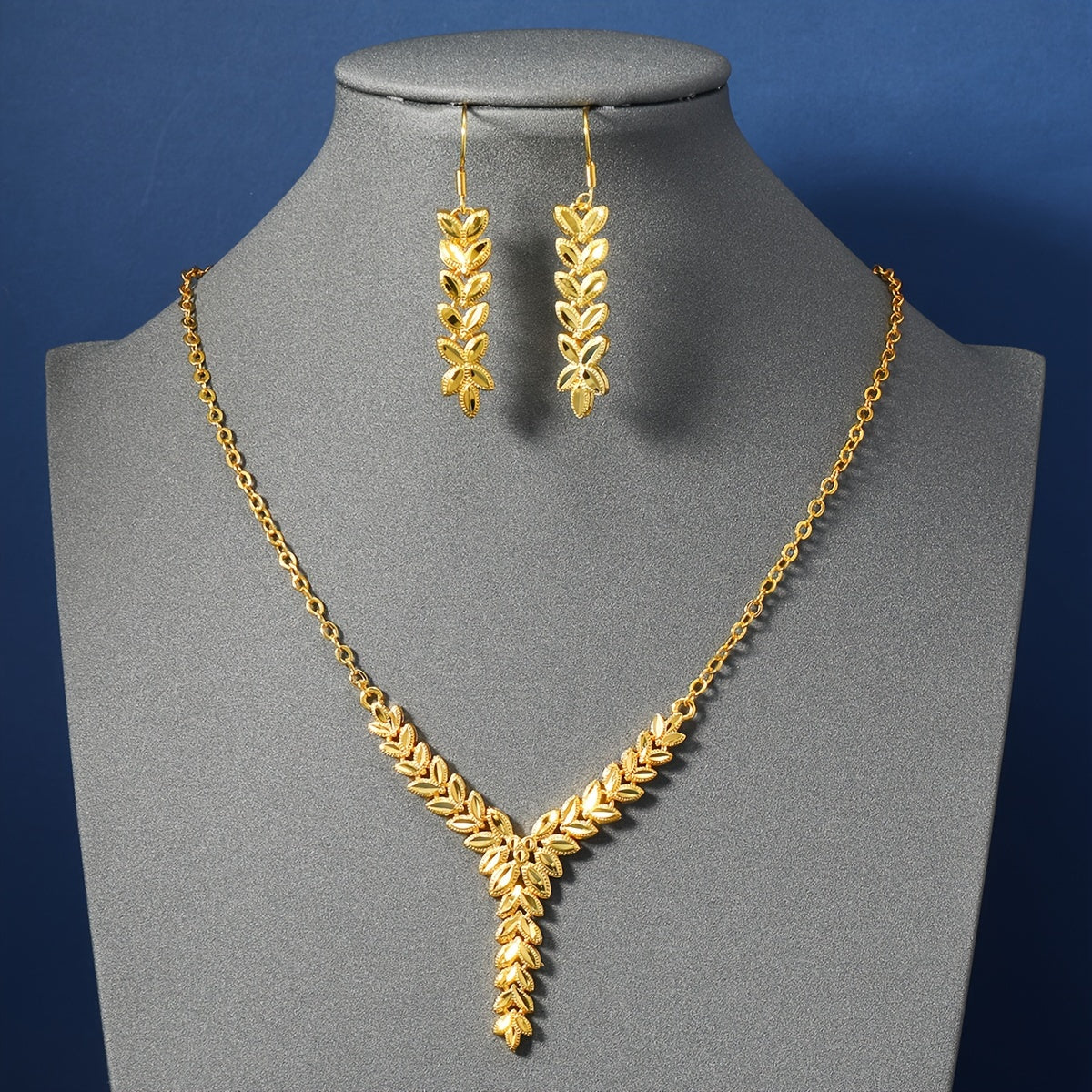 Vintage Indian Style Yellow Copper Jewelry Set, featuring an Elegant 24K Gold-Plated Wheat Spike Necklace and Earrings. This set includes 1 necklace and 1 pair of studs, making it the perfect festive accessory gift for Eid celebrations.