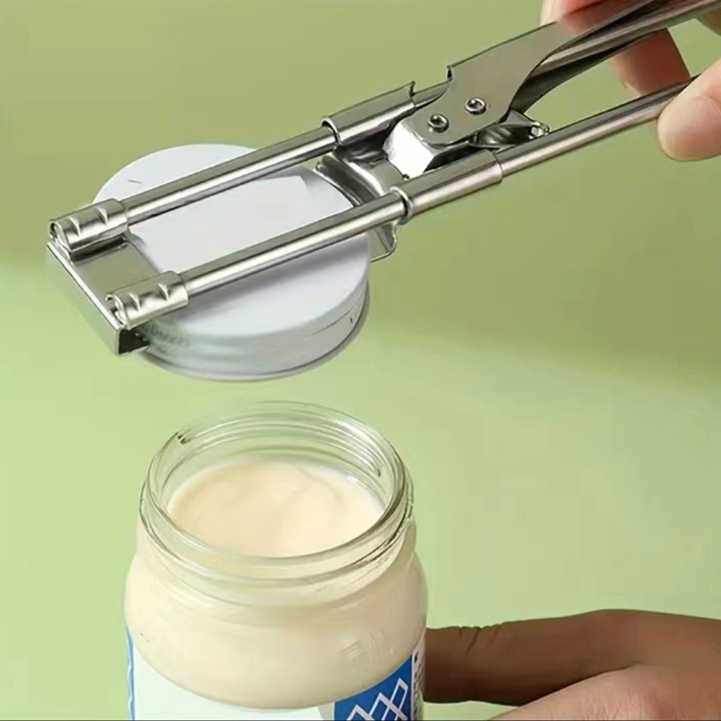 One piece of Multifunctional Manual Lid Gripper, Adjustable Stainless Steel Jar and Bottle Opener for Kitchen Accessories and Party Supplies