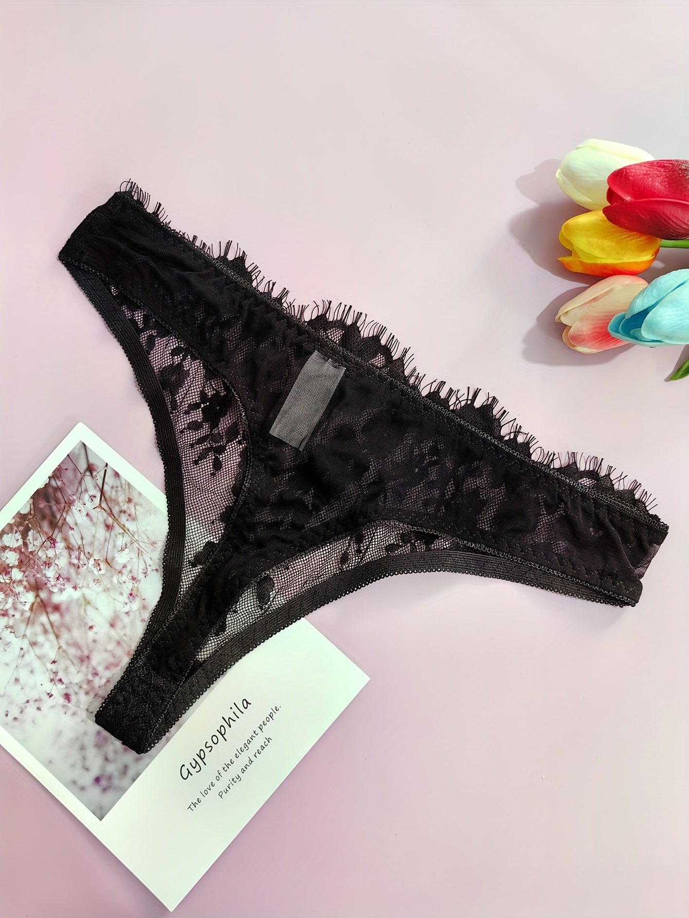 Ultra-thin and sexy French lace lingerie set.