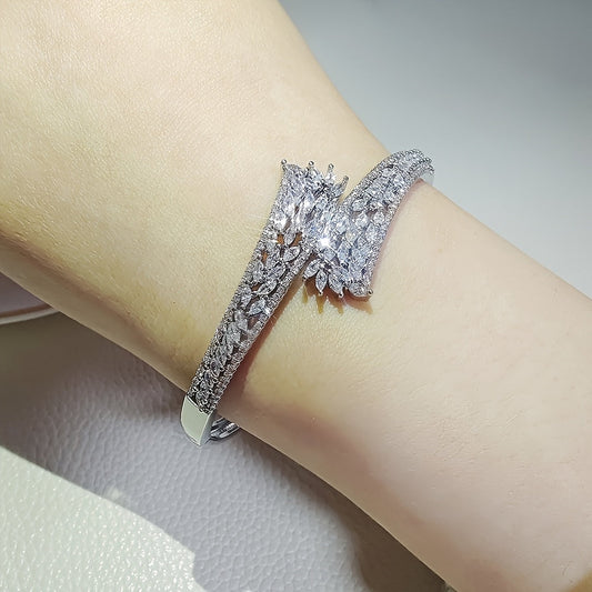 Vintage Luxury Leaf Design Copper Bangle with Synthetic Zirconia - Elegant Bracelet for Daily or Special Occasions - Perfect Gift for Valentine's Day - S8258B