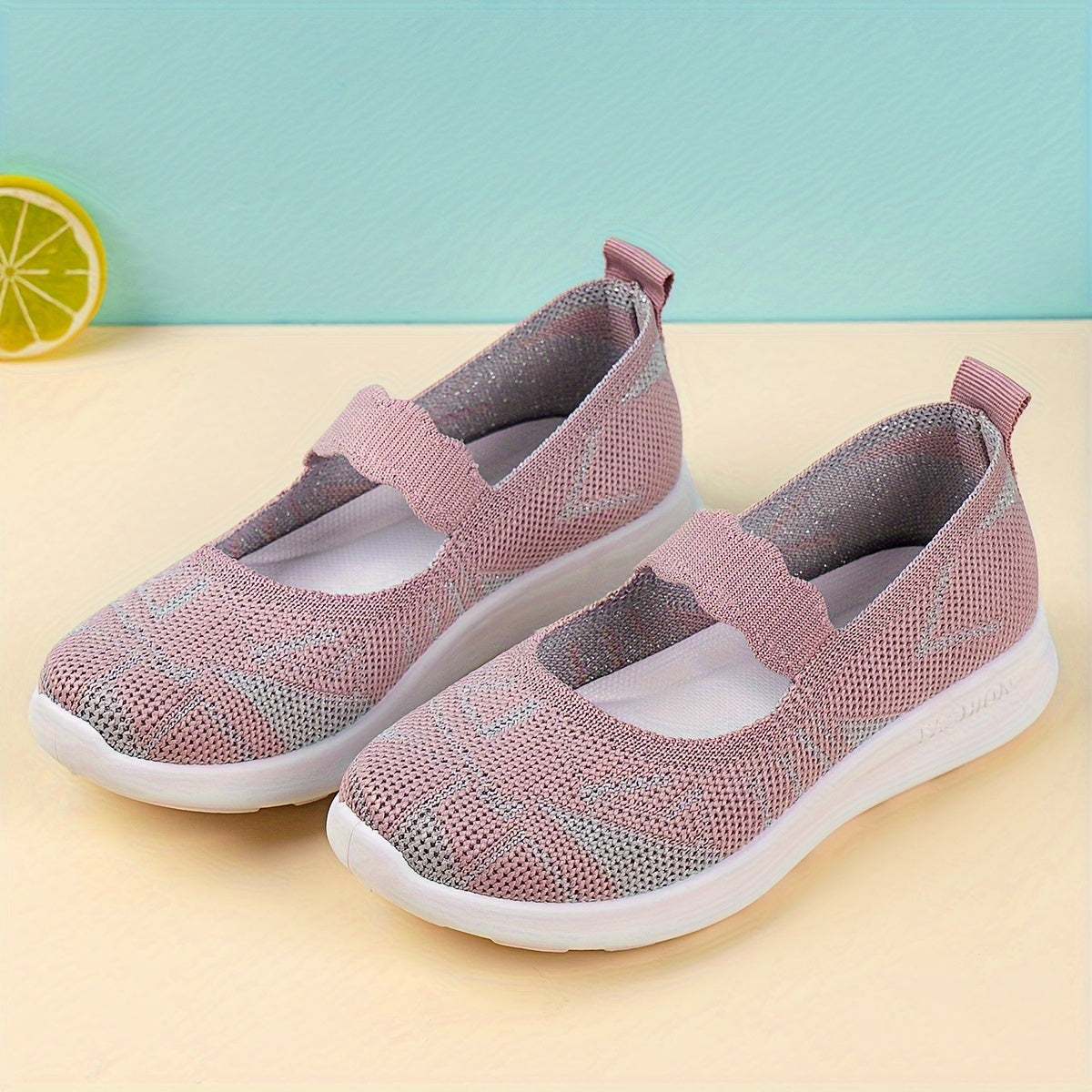 Stylish lightweight woven low top shoes for girls, perfect for spring and autumn.