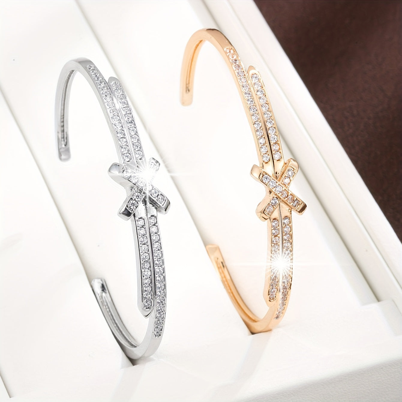 Stylish Cross Bracelet with Adjustable Fit and Shimmering Cubic Zirconia - Sophisticated yet Minimalist Look for Women, Ideal for Everyday Wear or Special Occasions