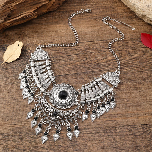 Vintage necklace pendant with ethnic-style collarbone chain for women.