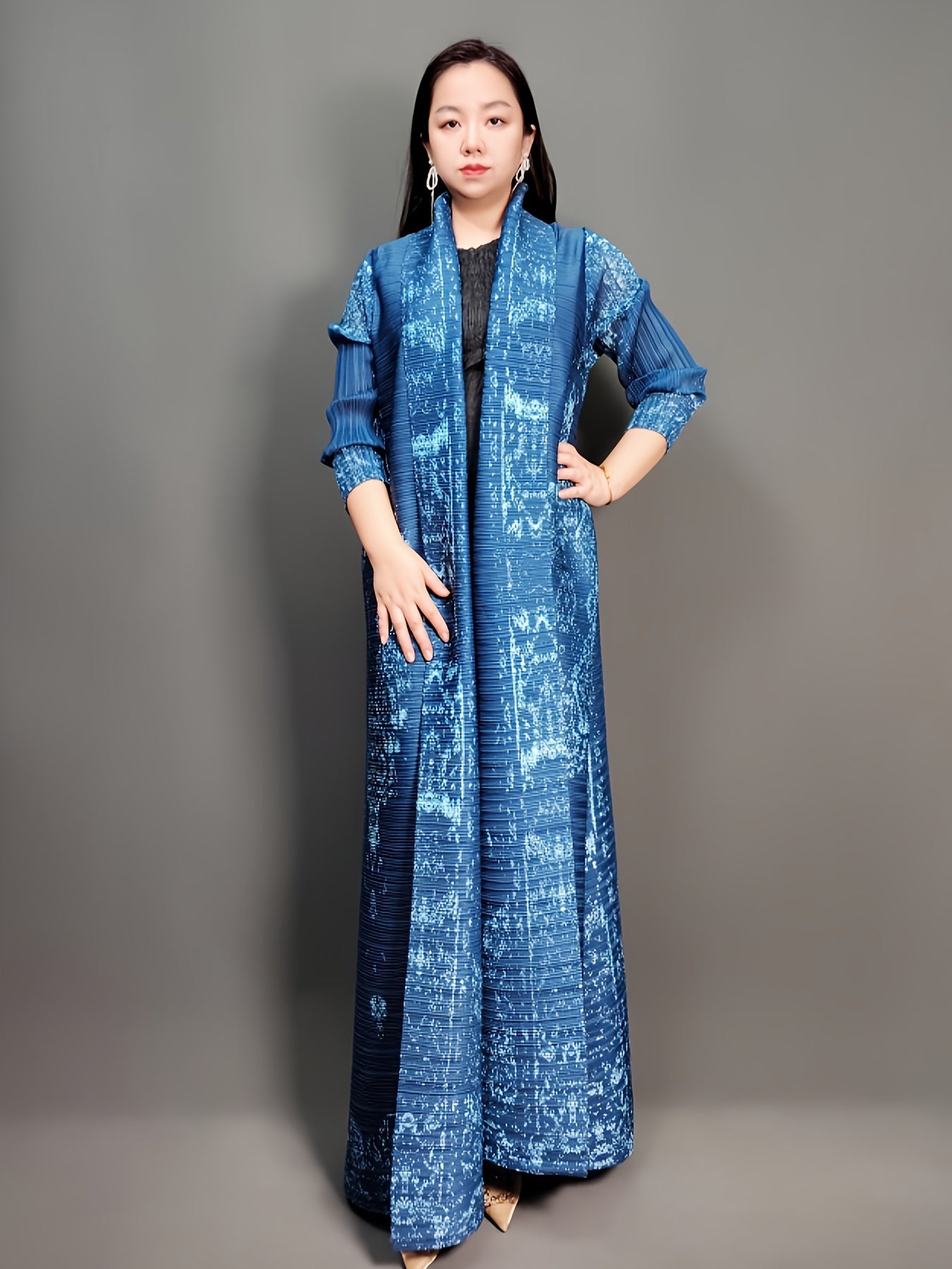 Stylish Blue & Black Floral Print Maxi Kaftan Dress - High stretch, pleated craftsmanship, long sleeve with tie waist for women, ideal for Ramadan & all seasons