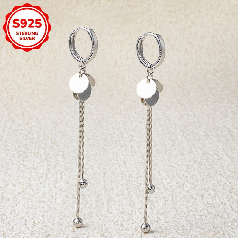 These sophisticated long tassel earrings exude a high-end design aesthetic. Crafted from 925 silver and weighing 3g, they are perfect for both daily wear and special holiday parties.