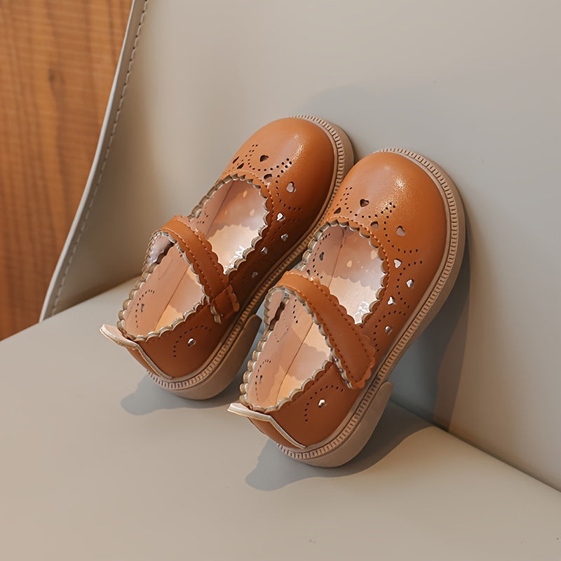 Introducing new breathable Mary Jane shoes for baby girls made of PU in the spring and autumn of 2024.