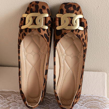 Leopard flats with buckle detail for women, versatile and comfortable slip-on shoes.