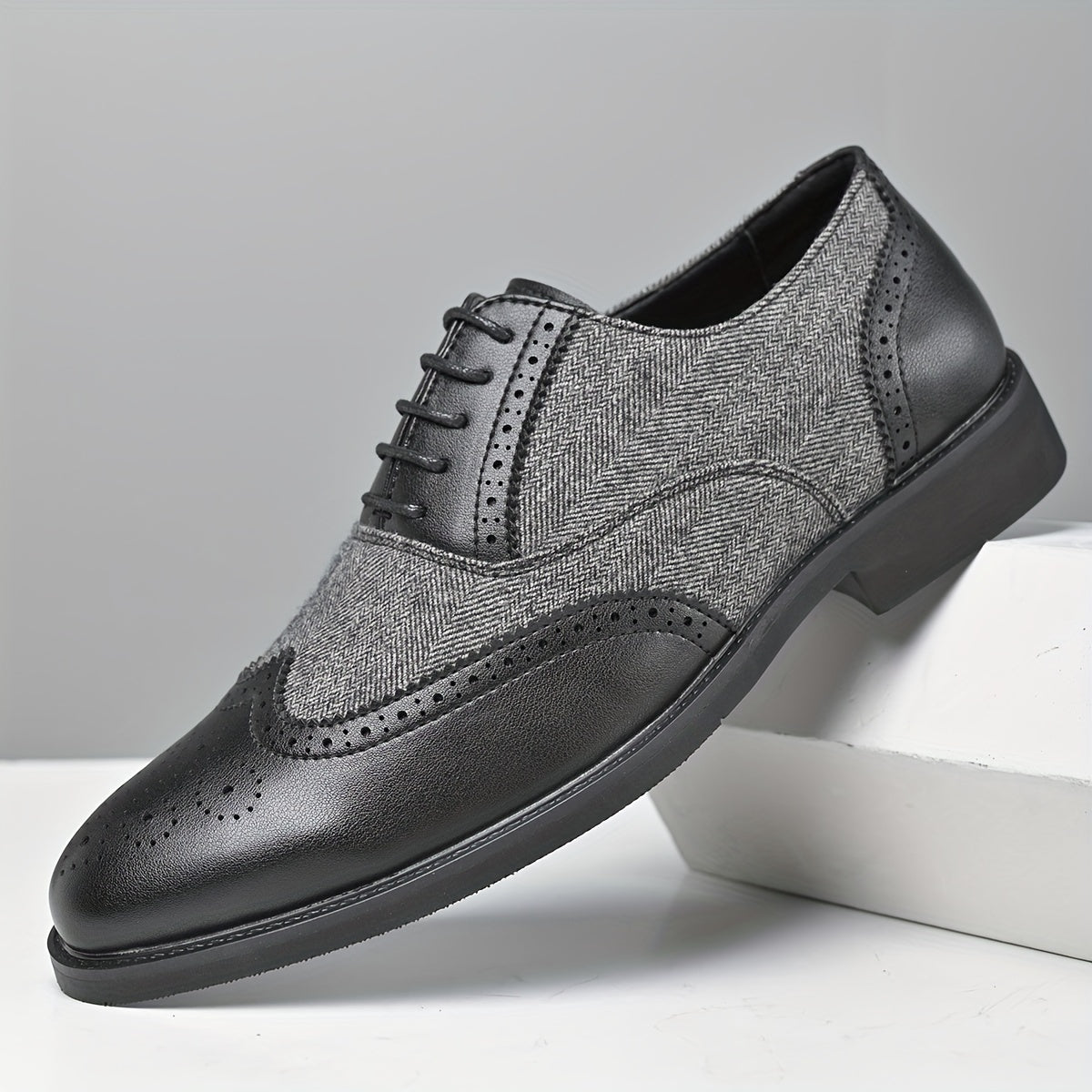 Casual brogue Oxfords with wingtip design, PU upper, rubber sole. Suitable for daily wear, parties, and street style. Classic lace-up closure.