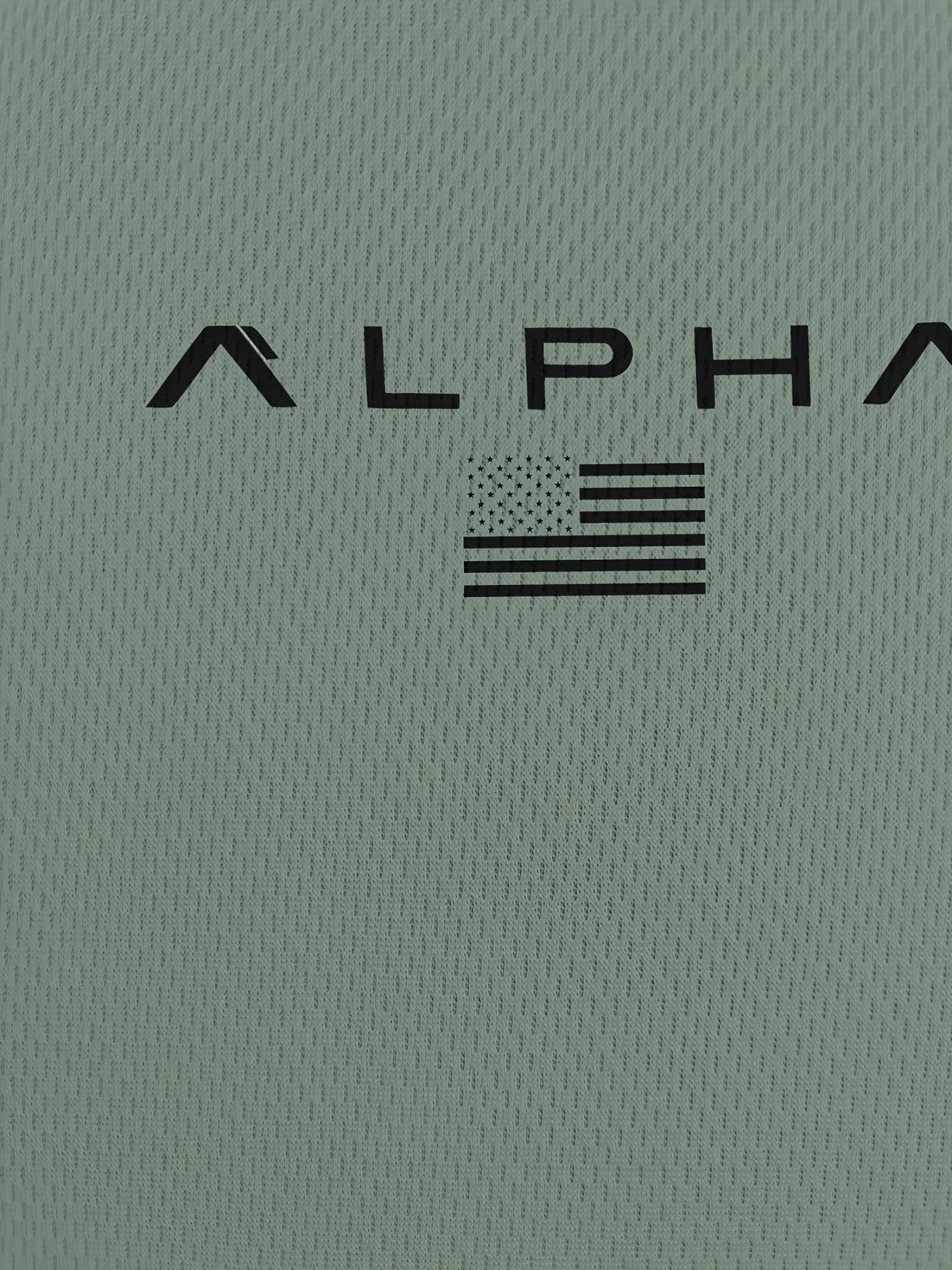 ALPHA Graphic erkaklar T-shirti och yashil rangda, AQSh bayrog'i printi bilan, yoz uchun qulay polyester aralashmasidan tayyorlangan.