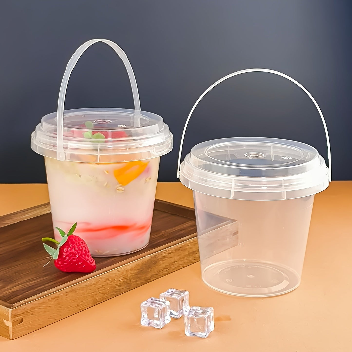 10 reusable plastic cups with lids and straws, each holding 700ml - perfect for juice, iced drinks, and summer refreshments. BPA-free, leakproof, and portable for outdoor activities, sports, and more. Made from high-quality, recyclable material.