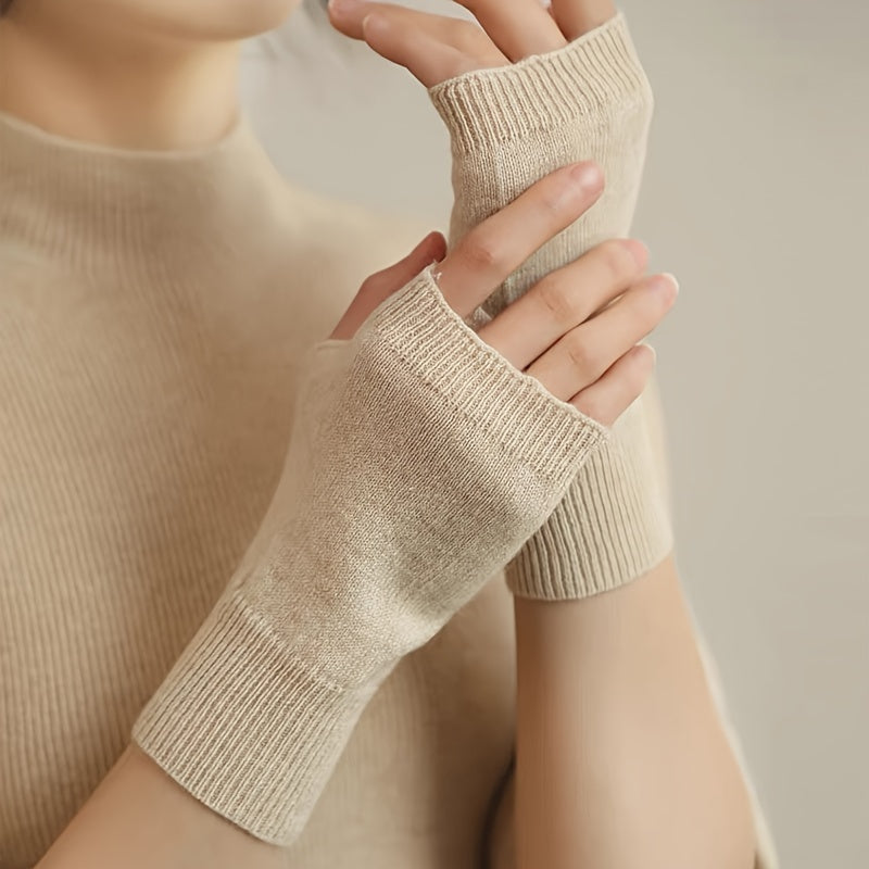 Stay warm in style with these luxurious 100% cashmere women's mittens. Hand-knitted for ultimate comfort and warmth, these gloves are elastic and hand washable for easy care. Perfect for a cozy weekend casual look.