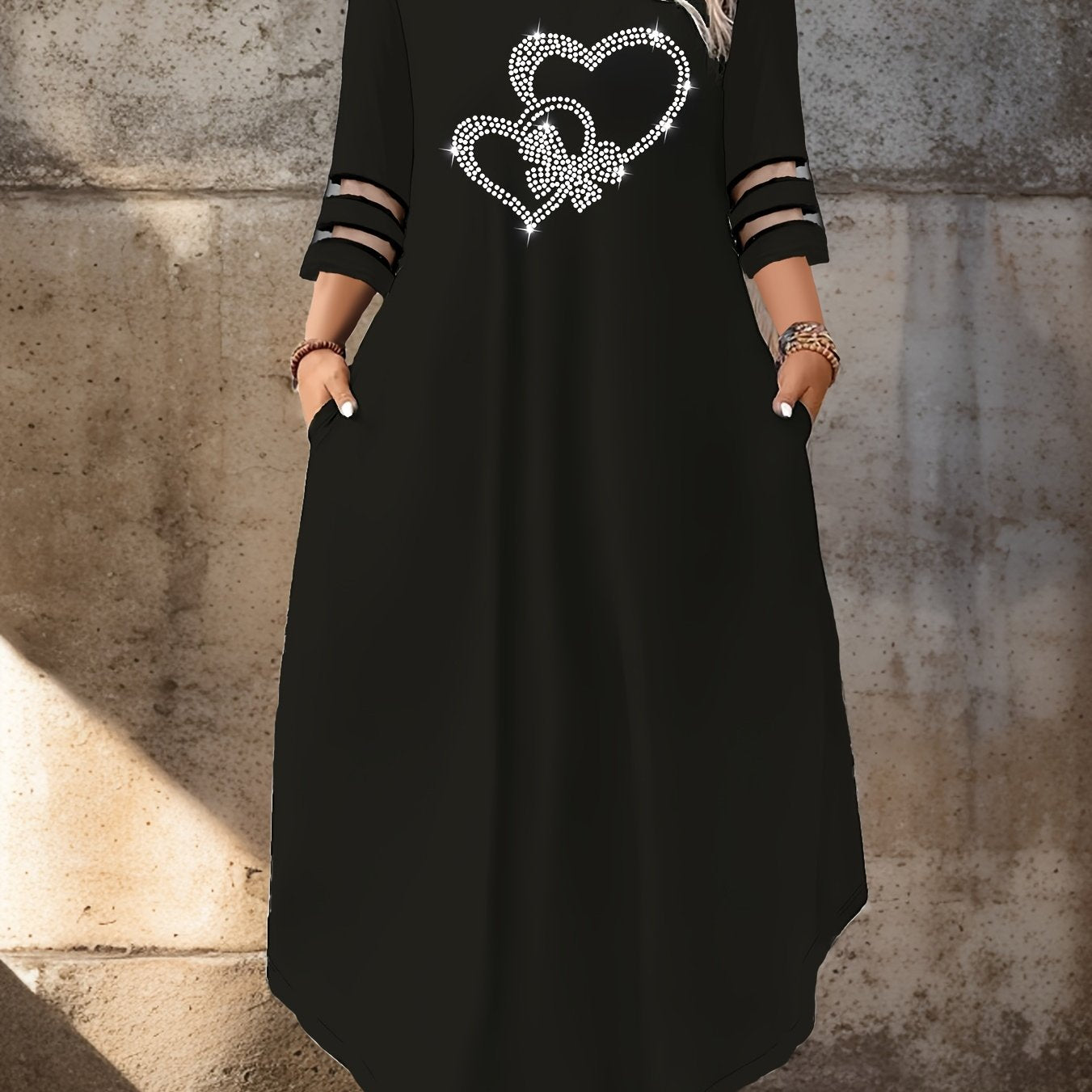 Stylish plus size dress with round neck, heart pattern, mesh panels, fitted silhouette, made of polyester, suitable for all seasons, with 3/4 sleeves.