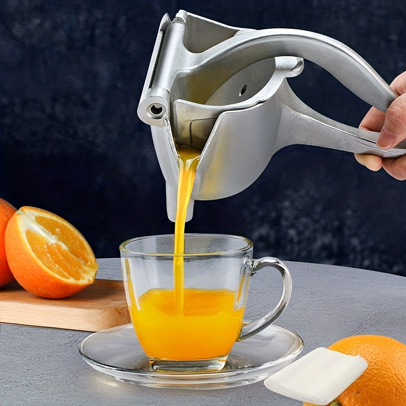 1 Citrus Juicer Set, shu jumladan ko'p funksiyali Limon Suyuqich va ijodiy Apelsin Suyuqich. Ushbu qo'l bilan ishlaydigan suyuqich mevalarni siqish va bosish uchun mukammal, bu esa uni oshxonada zaruriy asbob va aksessuar qiladi.