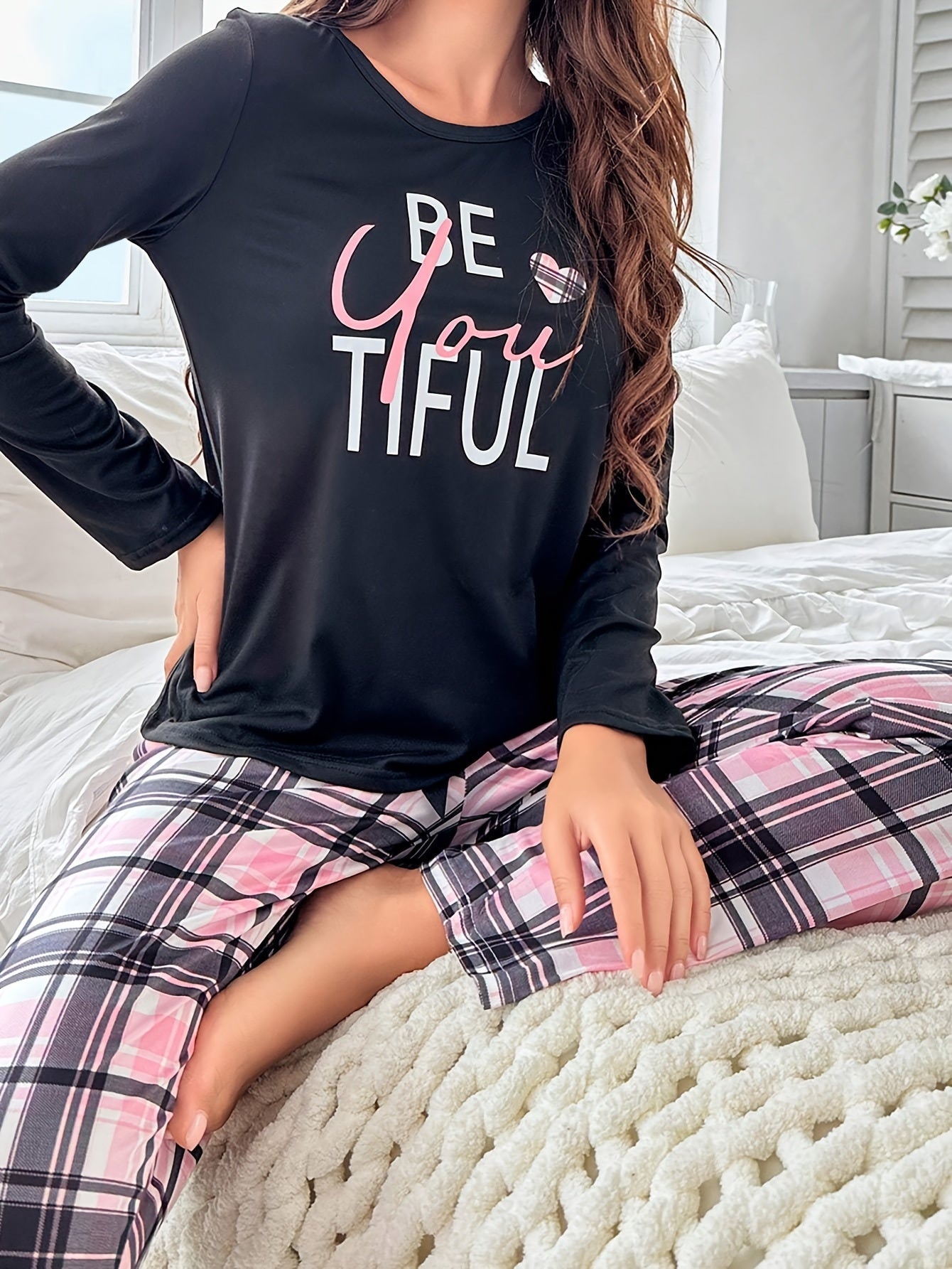 Plaid pajama set for women with cartoon letter print, made of polyester and featuring a crew neck, long sleeves, and pants. Mature style suitable for all seasons, made of 145g/㎡ knit fabric.