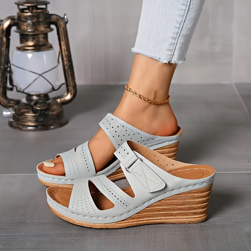 Ayollar uchun yozgi wedge sandallar, kesilgan peep toe va platforma bilan