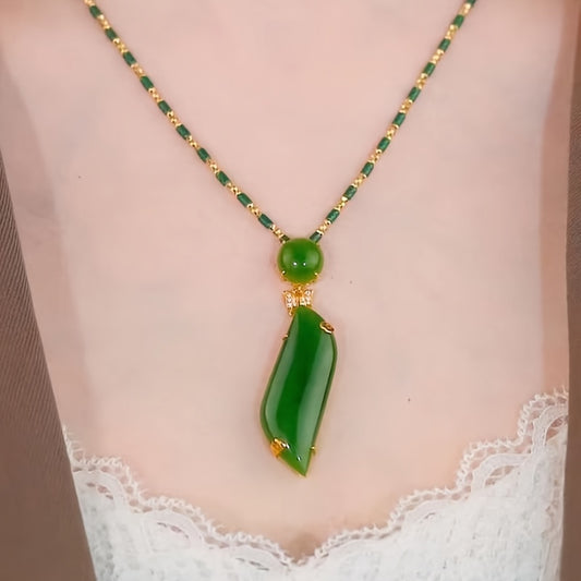 Stylish Green Bamboo Pendant Necklace for Women - Golden-Tone Alloy Chain with Resin Detailing, Collarbone Jewelry, Fashion Accessory | Elegant Decorative Beads