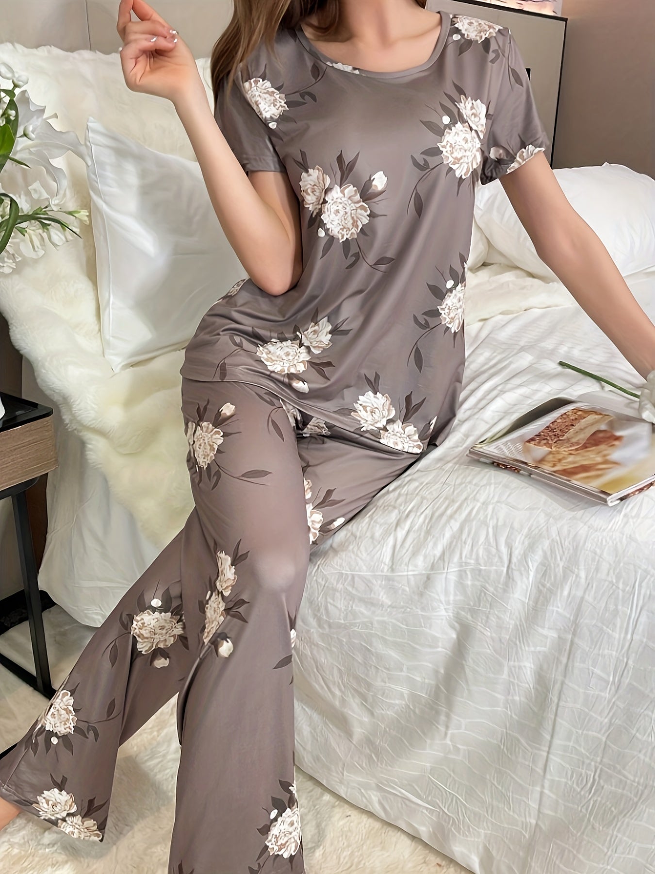 Floral pajama set for women - cozy knit top with short sleeves and long pants, machine washable, perfect for casual sleepwear