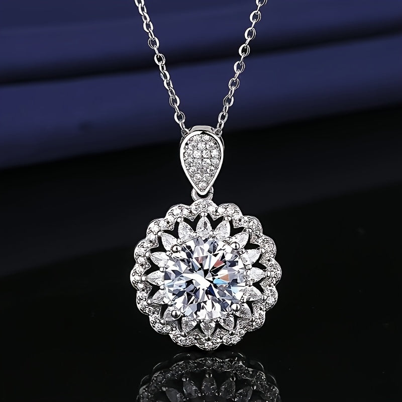 Sophisticated 5ct Moissanite Sunflower Pendant Necklace - Chic and Minimalist Style, Ideal for Everyday Wear or Gifting