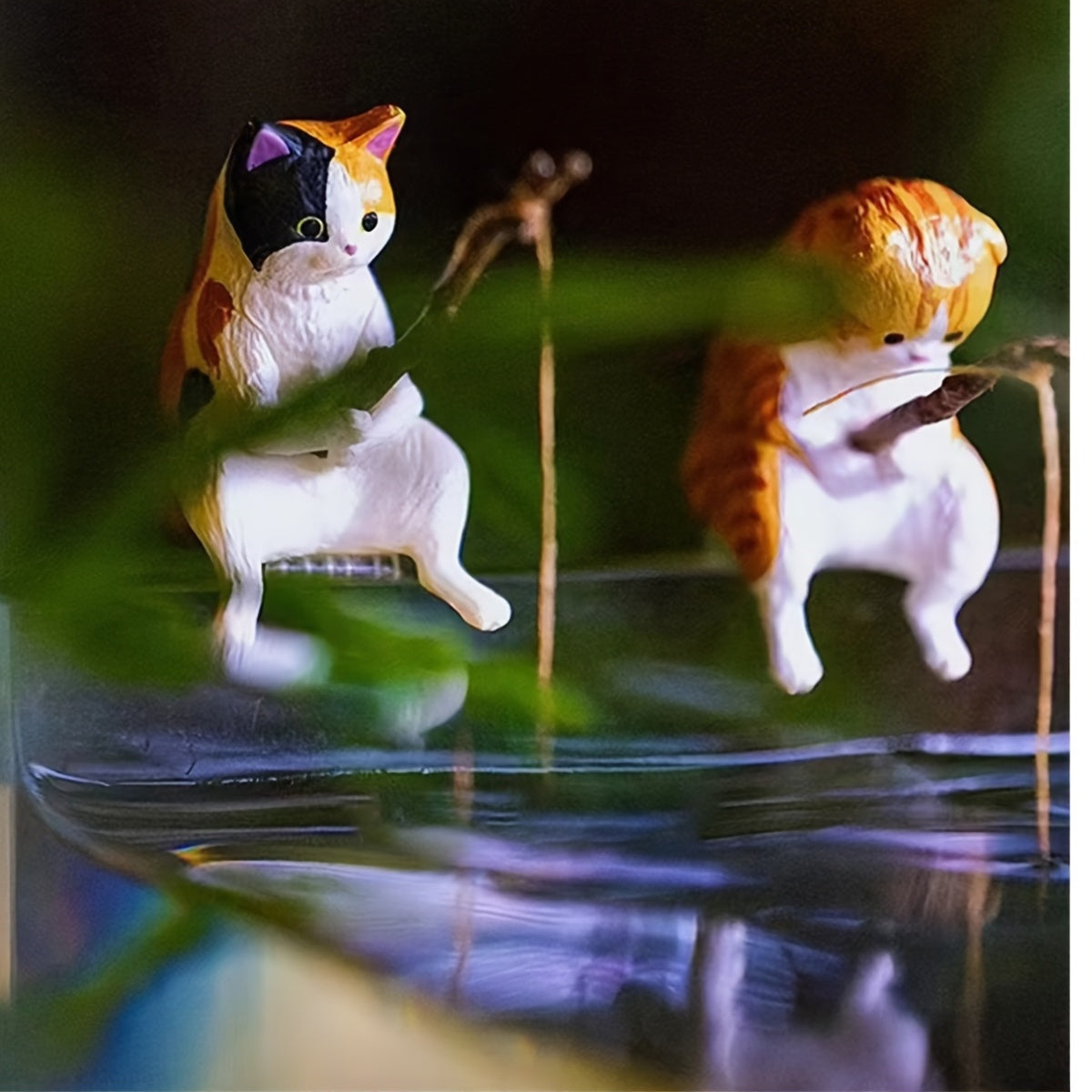 1 Set of Miniature Fishing Cat Figurines for Aquariums, made from PP Material, ideal for DIY Aquatic Landscapes