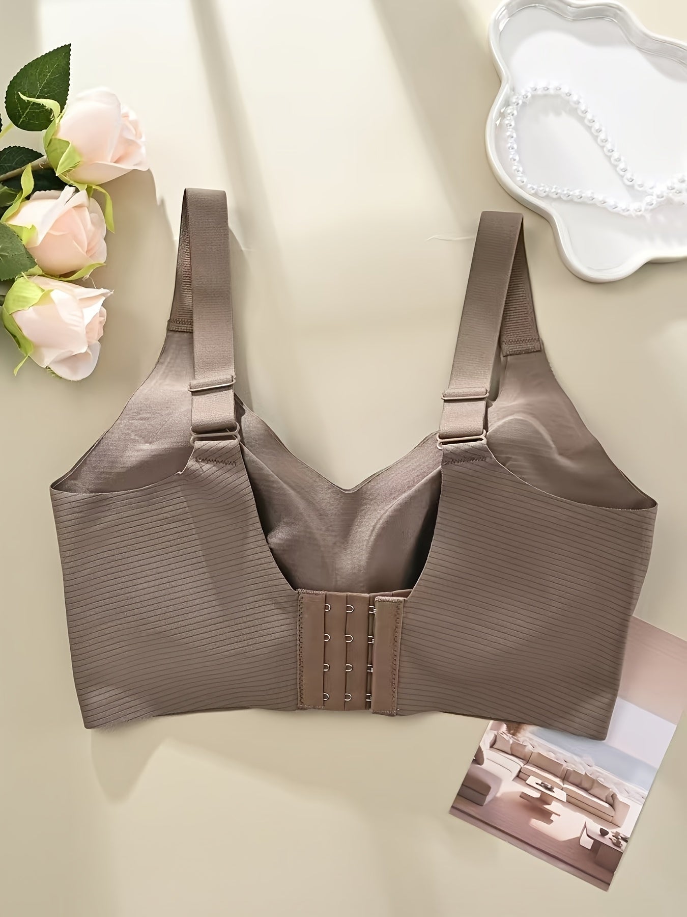 2 pairs of comfortable women's bras with adjustable shoulder straps, fixed chest pads, and no visible lines.