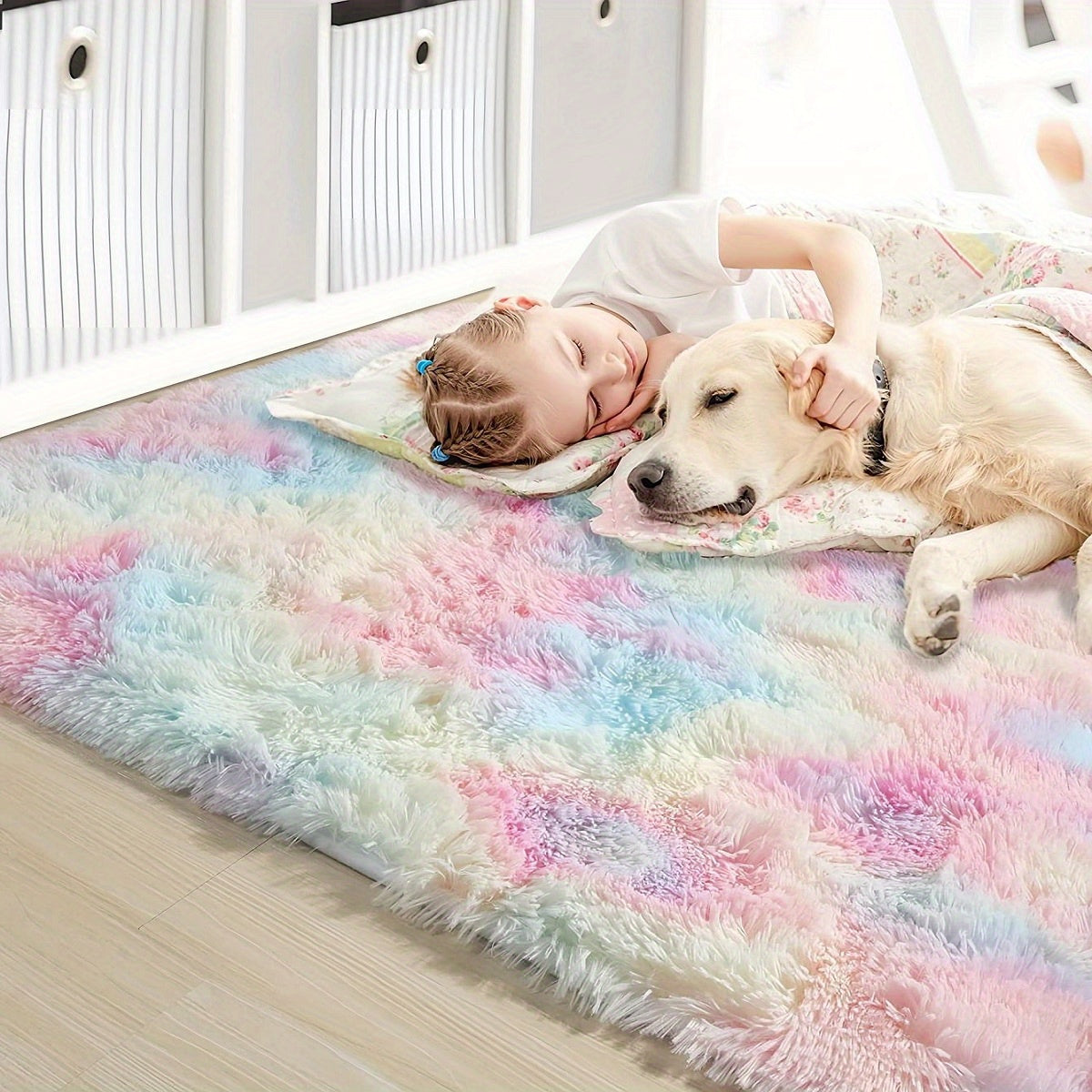 Elevate your space with our 1pc Stylish Simple Tie-dye Long Pile Carpet. This soft and comfortable rug is free of formaldehyde and any peculiar smell. It features non-shedding and non-fading qualities, making it perfect for a variety of spaces including