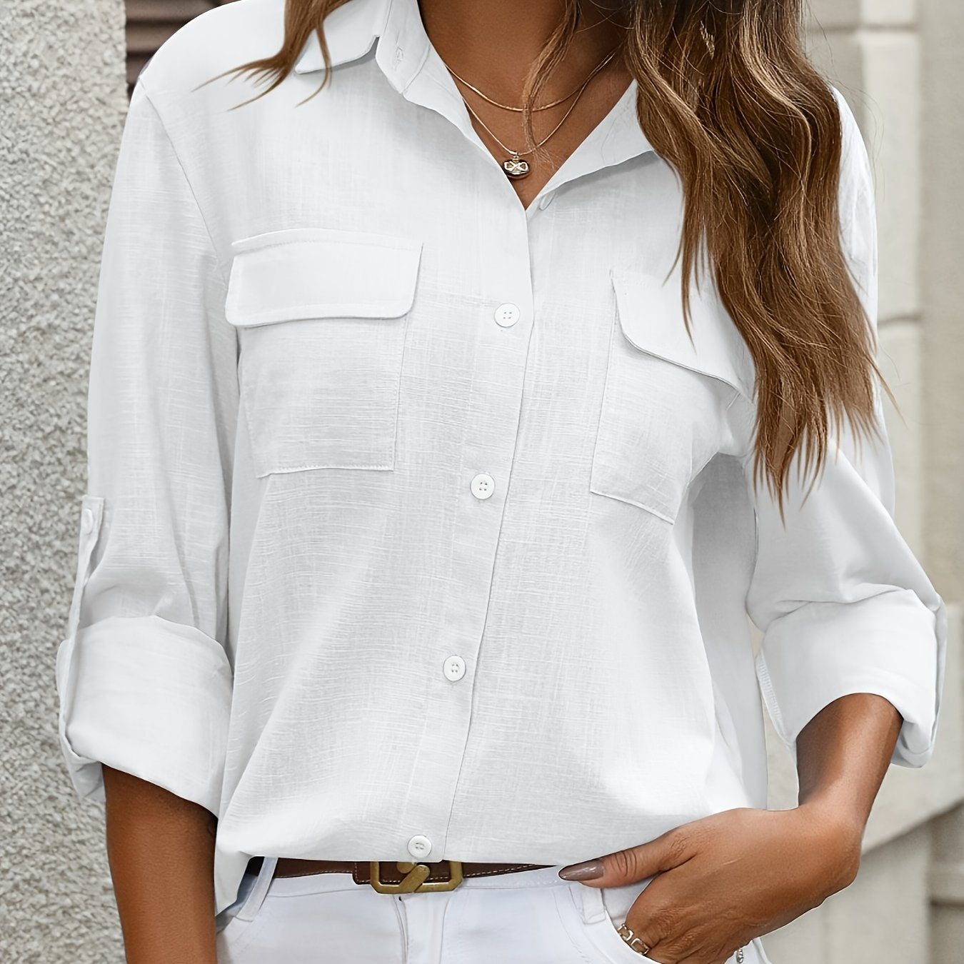 Women's long-sleeve shirt in an elegant solid color, breathable and comfortable, button-up with flap pockets, turn collar, casual preppy style, machine washable, ideal for spring and autumn.