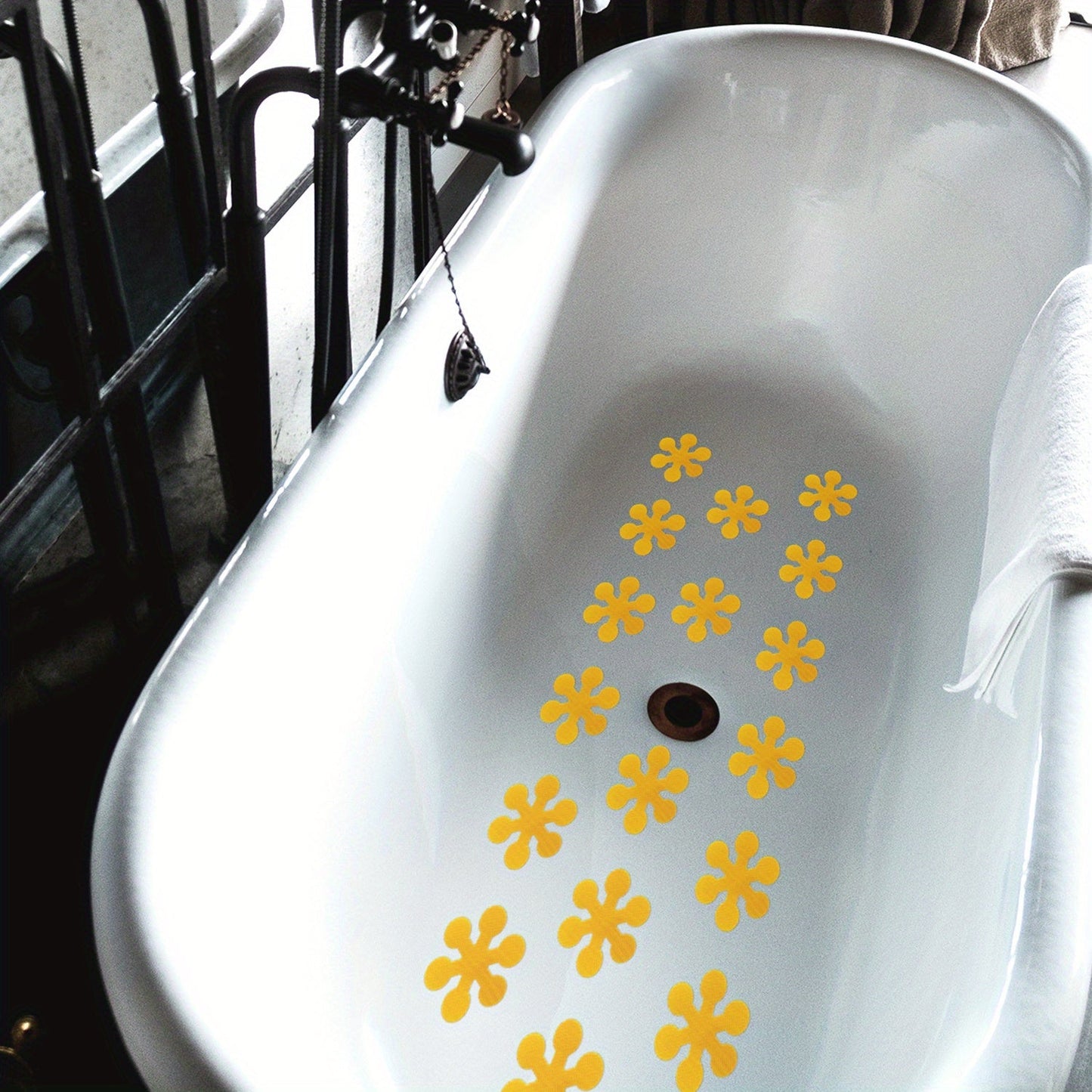 Set of 10 Yellow Snowflake Shaped Non-slip Stickers for Bathtub, Innovative Shower Tread Sticker for Safety, Adhesive Decals for Bathroom, Non-slip Strips for Safety in the Bathroom