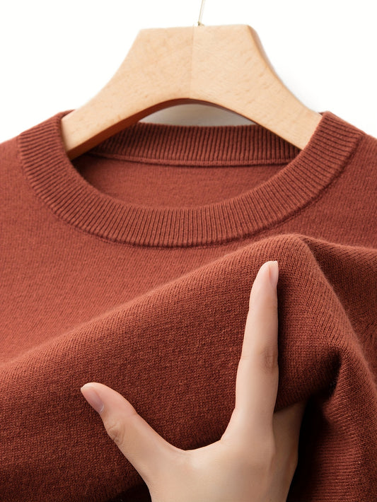 Men's casual round neck sweater made of soft Merino wool with long sleeves and a half-open button placket.