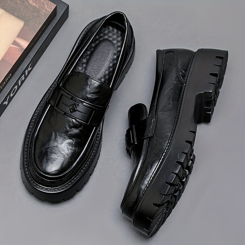 Men's slip-on loafers with non-slip rubber sole, perfect for casual attire.