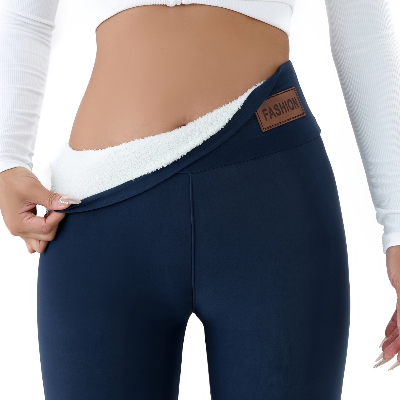 Cozy women's sportswear with tight body warmer and comfortable tights for autumn and winter.