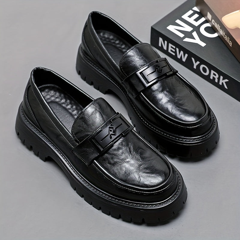 Men's slip-on loafers with non-slip rubber sole, perfect for casual attire.