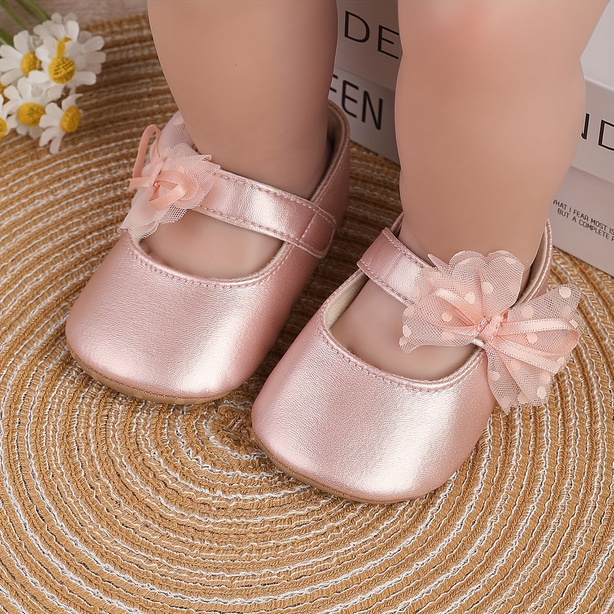 New girl's Mary Jane princess shoes with PU butterfly knot, magic tape design, perfect for babies learning to walk in spring and autumn.