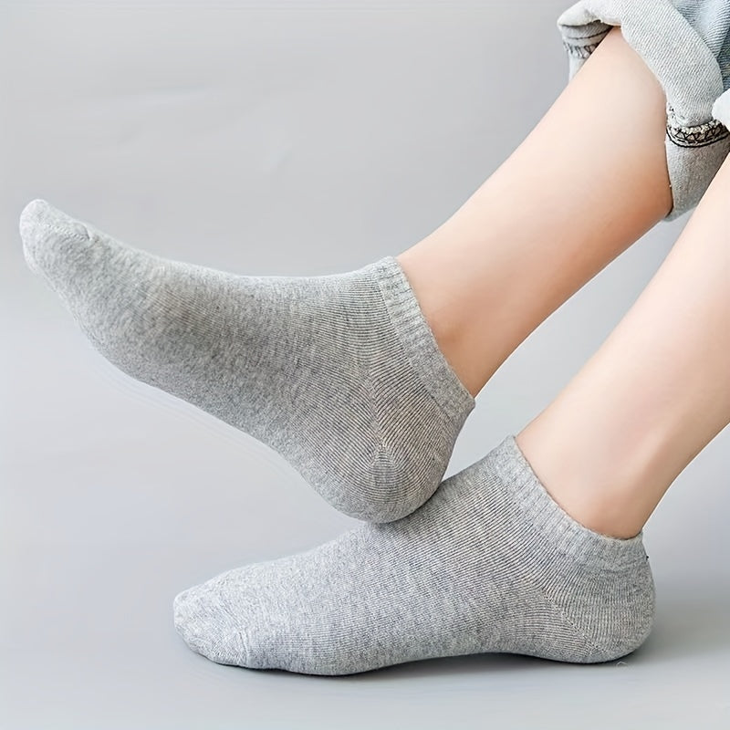 10 pairs of breathable and lightweight unisex ankle socks.