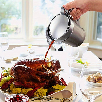 Insulated stainless steel gravy boat with hinged lid, perfect for Thanksgiving gravy or cream (450ml/16 oz).