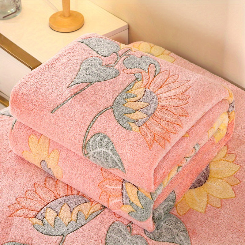 One piece of a warm floral pumpkin pattern velvet blanket, made with soft and durable materials. Perfect for use as a shawl or blanket in the sofa, bedroom, or living room. Suitable for all four seasons.