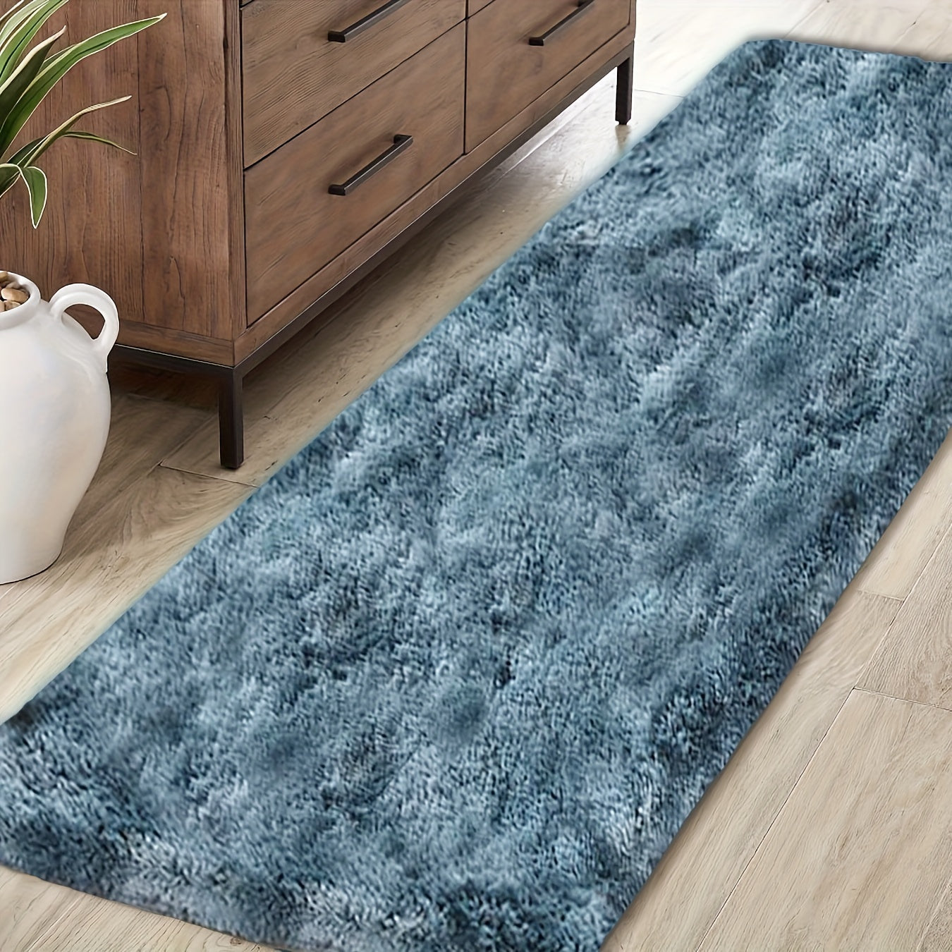 Luxurious Plush Faux Fur Area Rug with Tie-Dye Design - Slip-Resistant and Long-Lasting for Living Room, Bedroom, Sunroom - Adding a Warm Touch to Your Home Décor