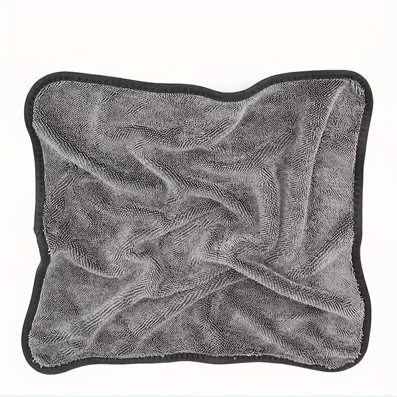 Ultra-fine microfiber car drying towel with borderless design for quick and shed-free drying.